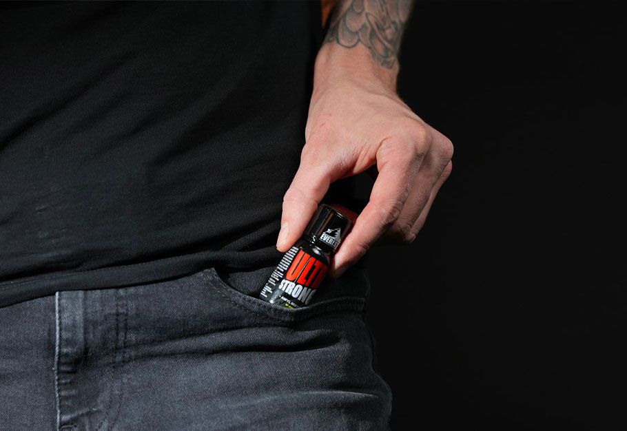 Poppers ranger dans une poche de jeans