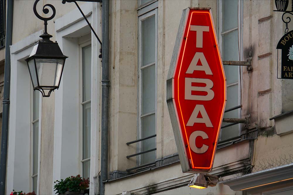 Enseigne bureau de tabac en France