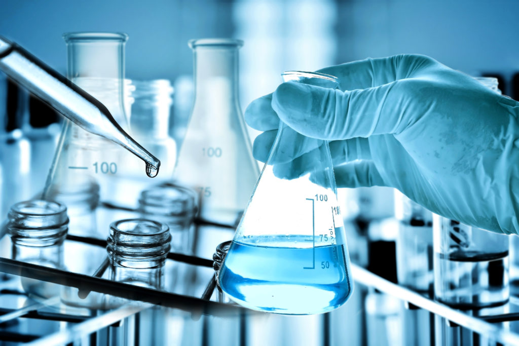 Création chimique du poppers dans un laboratoire